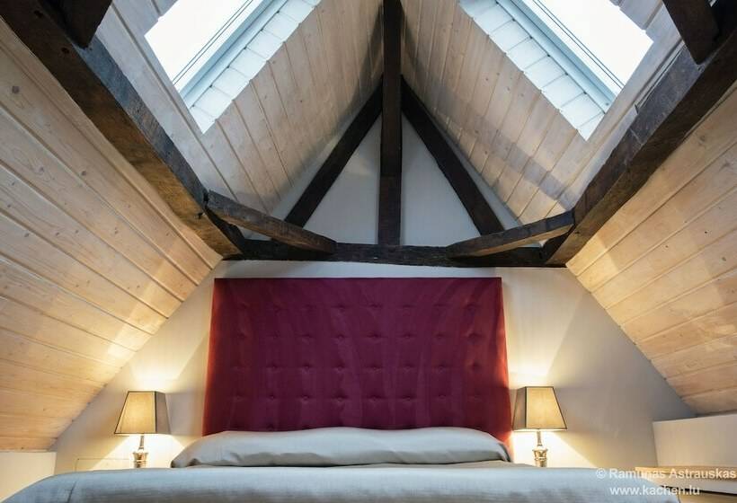 سوییت پرستیژ, Le Place D Armes   Relais & Châteaux