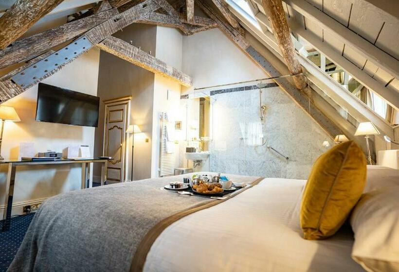 اتاق کلاسیک, Le Place D Armes   Relais & Châteaux