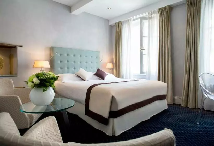 اتاق کلاسیک, Le Place D Armes   Relais & Châteaux