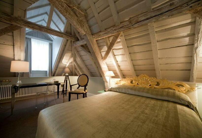 اتاق اجرایی, Le Place D Armes   Relais & Châteaux