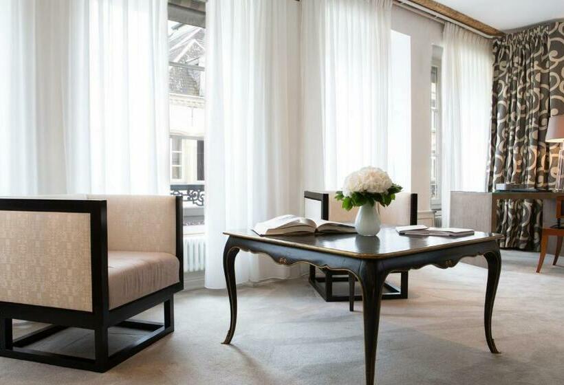 سوییت پرستیژ, Le Place D Armes   Relais & Châteaux