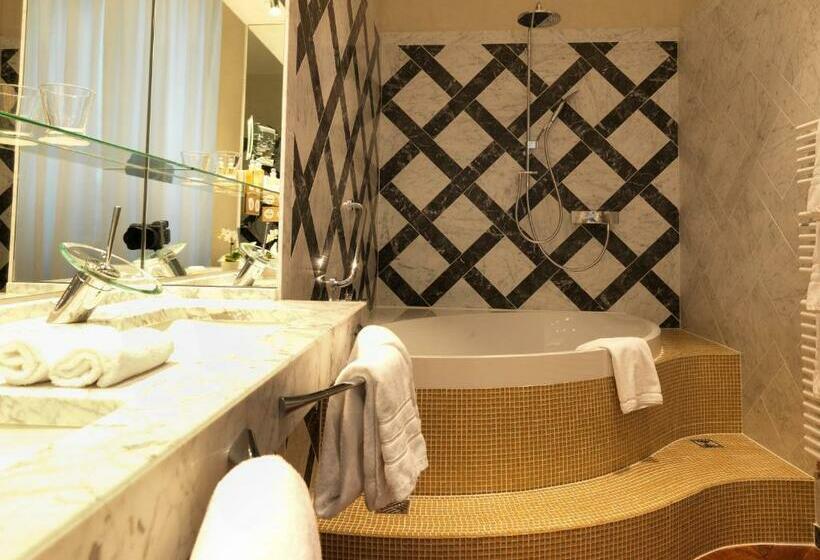 سوییت, Le Place D Armes   Relais & Châteaux