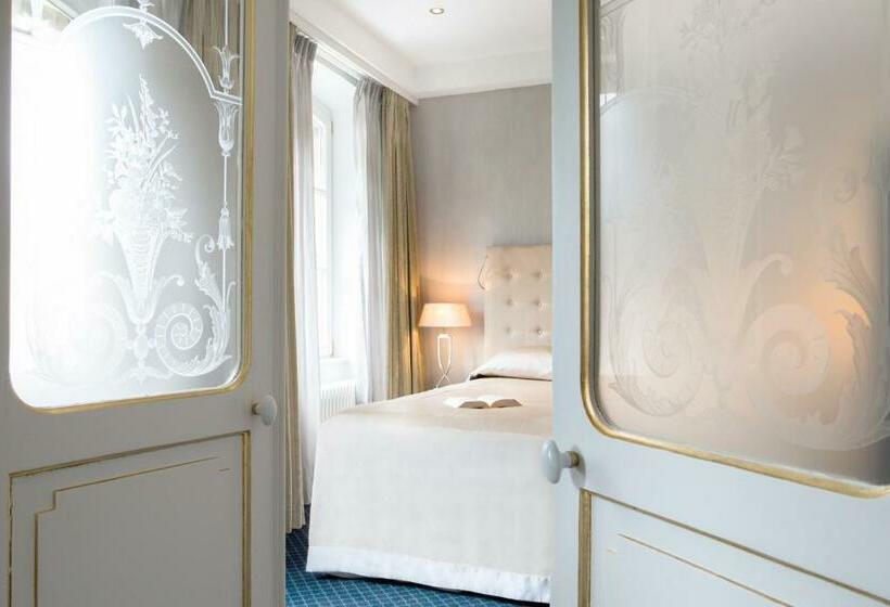 سوییت جونیور, Le Place D Armes   Relais & Châteaux