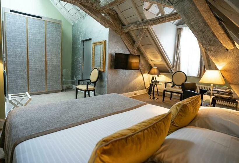 اتاق لوکس, Le Place D Armes   Relais & Châteaux