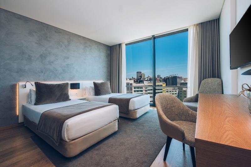 اتاق لوکس, Le Place D Armes   Relais & Châteaux
