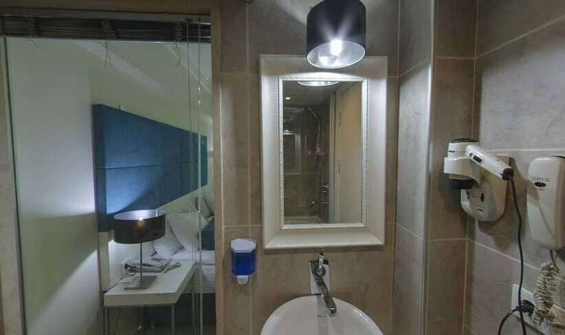 اتاق استاندارد, Lion City