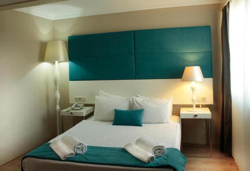 اتاق استاندارد, Lion City