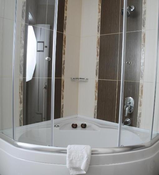 سوییت, Lion City