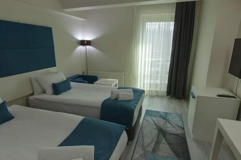 اتاق استاندارد سه نفره, Lion City