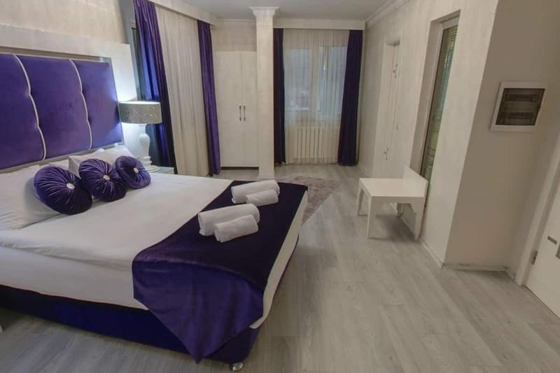 سوییت, Lion City