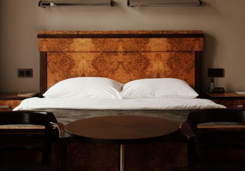 اتاق استاندارد یک نفره, Monopol