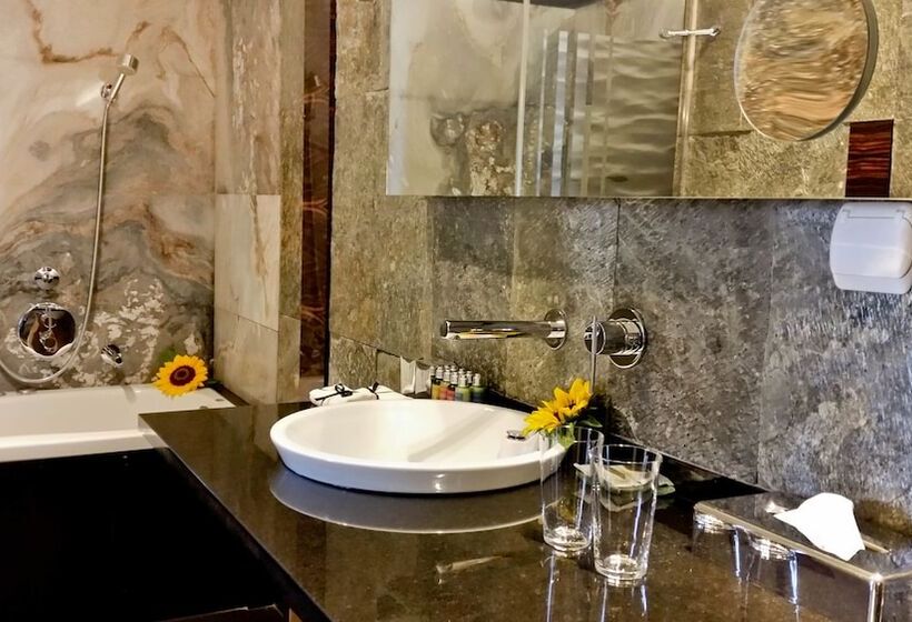 اتاق استاندارد یک نفره, Monopol