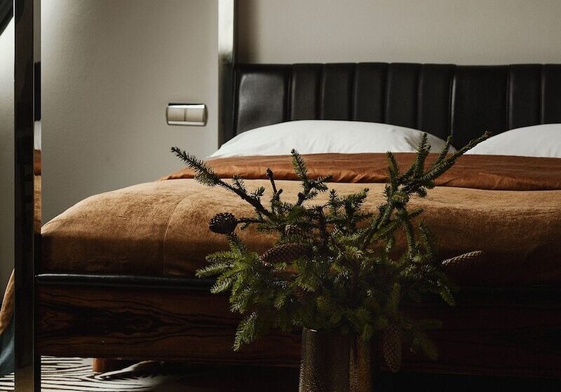 اتاق سوپریور, Monopol