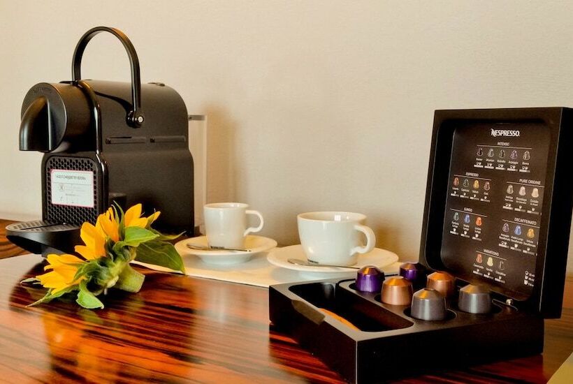 سوییت جونیور, Monopol