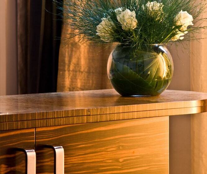 سوییت جونیور, Monopol