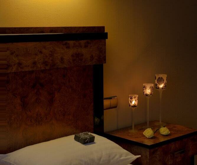 سوییت جونیور, Monopol