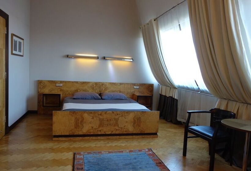 اتاق استاندارد, Monopol