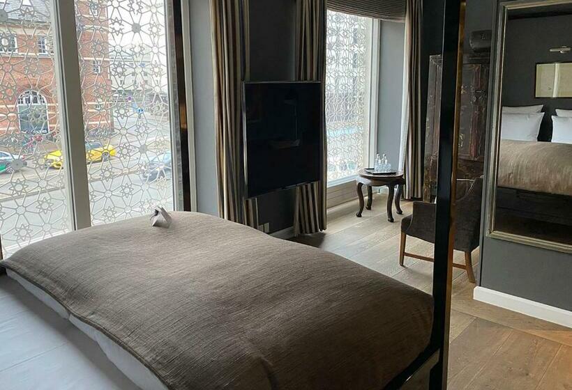 ベーシックルーム, Nimb