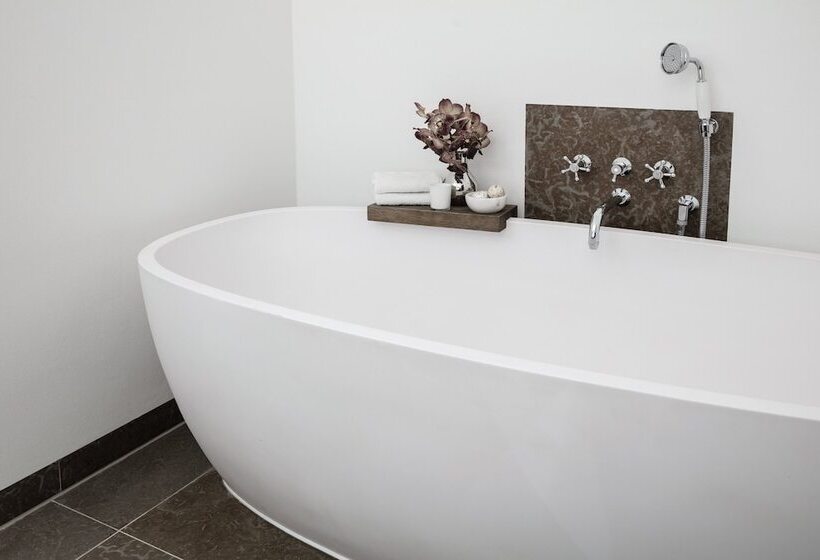 デラックスルーム, Nimb