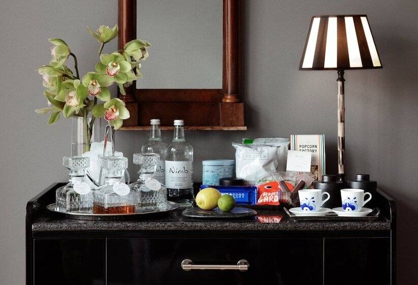 デラックスルーム, Nimb