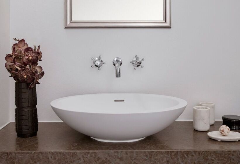 ベーシックルーム, Nimb