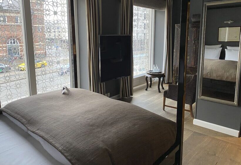 ベーシックルーム, Nimb