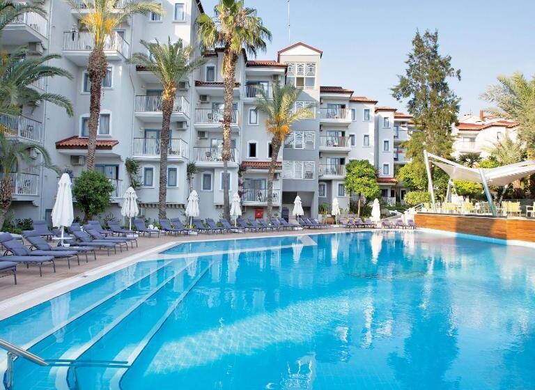 Люкс Вид на Бассейн, Paloma Marina Suites - Adult Only