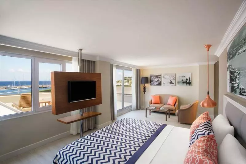 سوییت با چشم‌انداز استخر, Paloma Marina Suites - Adult Only