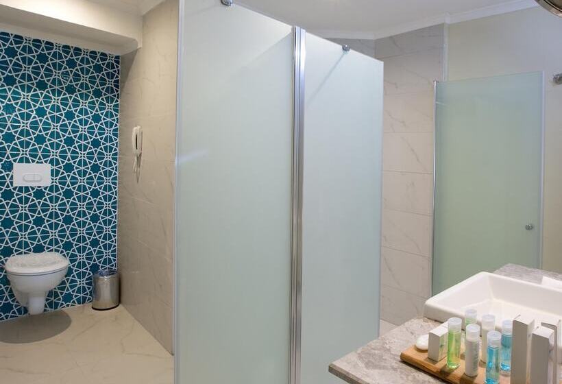 سوییت با چشم‌انداز استخر, Paloma Marina Suites - Adult Only