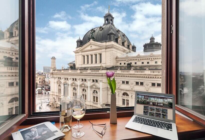 سوییت جونیور, Panorama Lviv