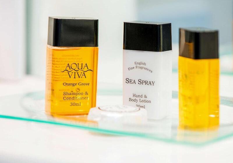 キングサイズベッドのスーペリアルーム, Scandic Paasi