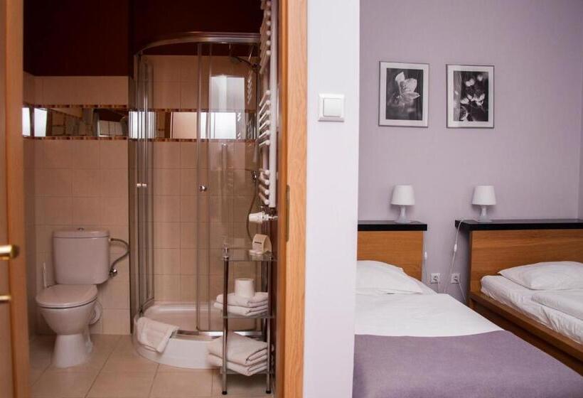 标准间, Sękowski