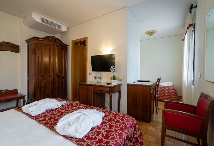 חדר קומפורט לשלושה, Spessotto