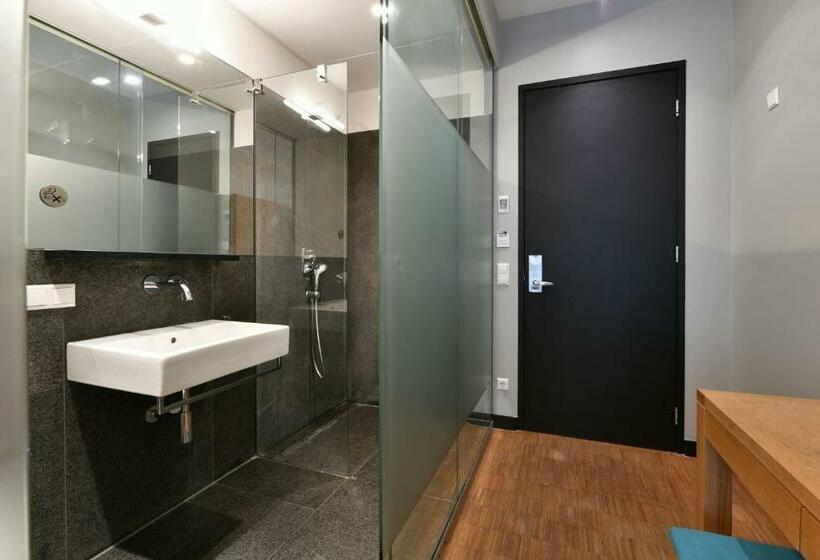 Standard-huone, The Bank