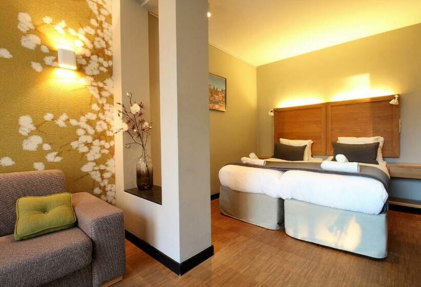 Juniorsviitti, The Bank