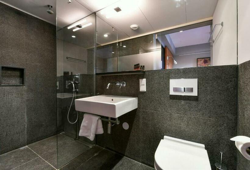 Standard Yhden Hengen Huone, The Bank