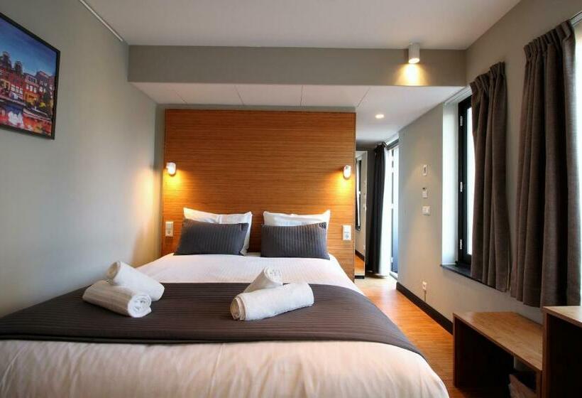 Basic-huone, The Bank