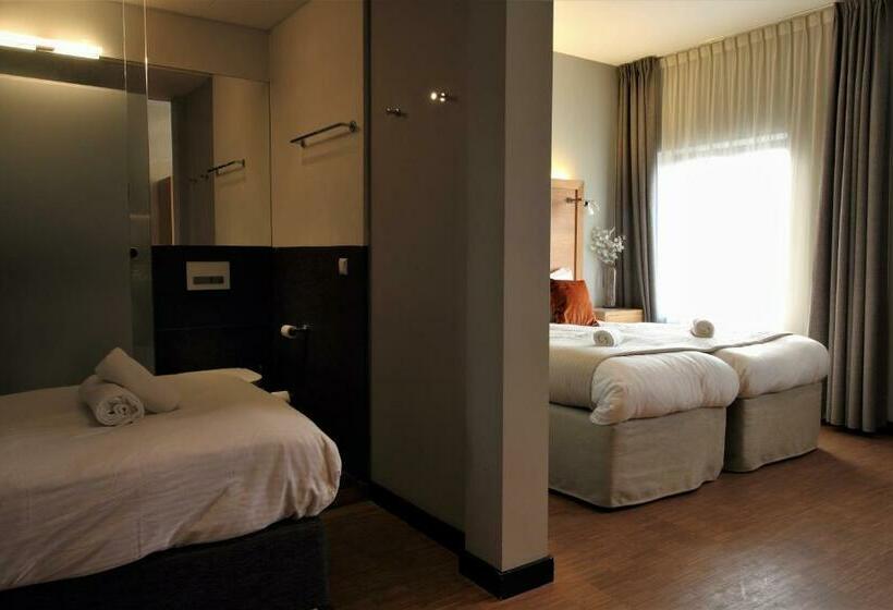 Standard Kolmen Hengen Huone, The Bank