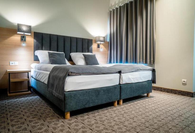 غرفة سوبيريور, Turkus