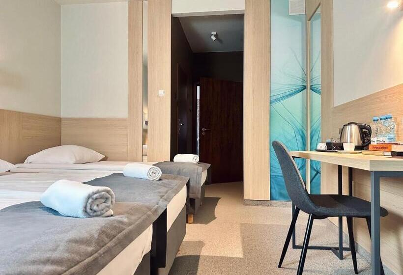 غرفة قياسية ثلاثية, Turkus