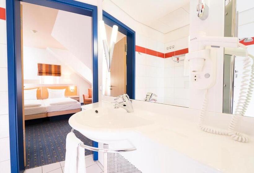 컴포트 싱글 룸, Von Euch