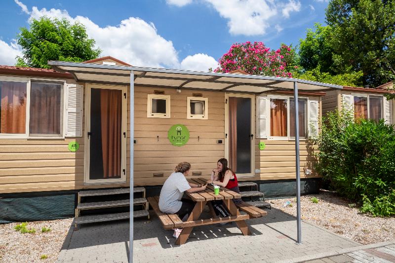 בקתה סטנדרטית, Hu Roma Camping In Town