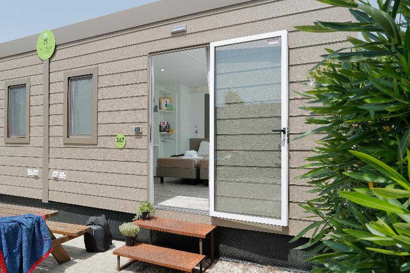 בקתה דלוקס, Hu Roma Camping In Town