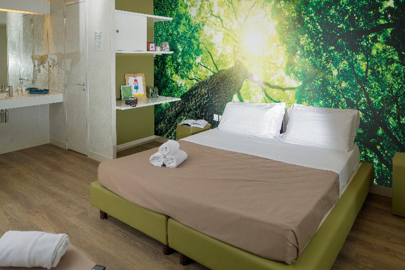 בקתה סופריור, Hu Roma Camping In Town