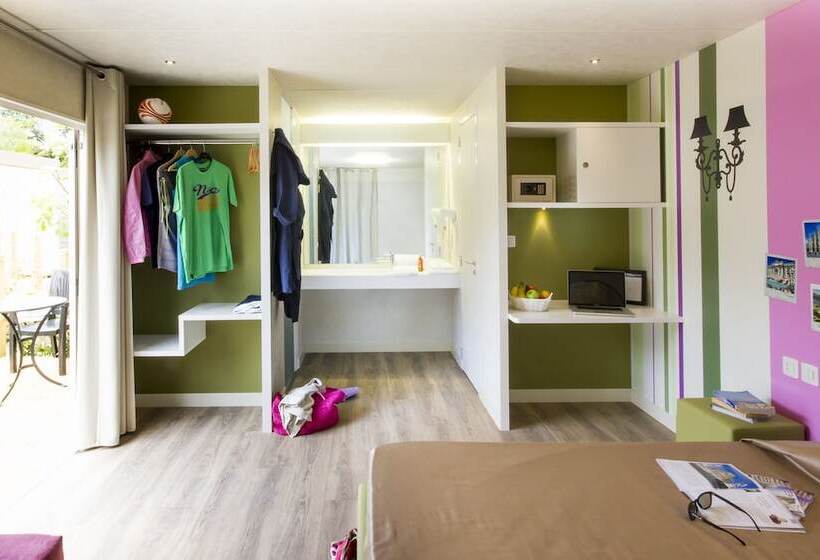 בקתה דלוקס, Hu Roma Camping In Town