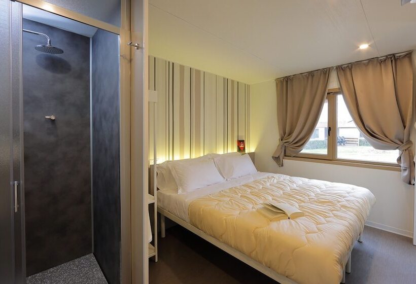 בקתת סופריור בת חדר 1, Hu Roma Camping In Town