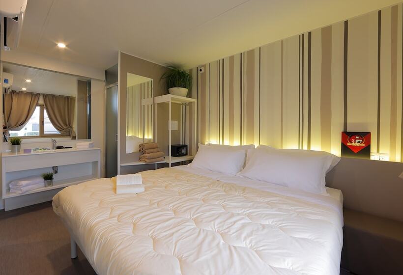 בקתת סופריור בת חדר 1, Hu Roma Camping In Town