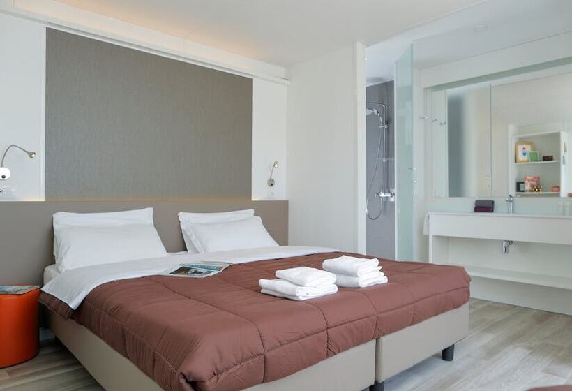 בקתה סופריור, Hu Roma Camping In Town