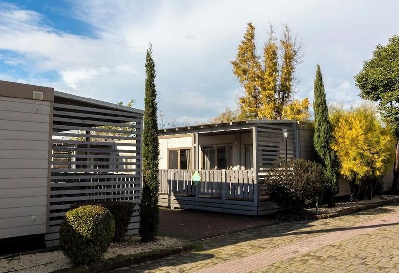 בקתת סופריור בת חדר 1, Hu Roma Camping In Town