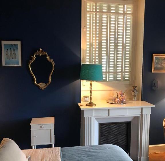 غرفة قياسية, Maison De La Comtesse